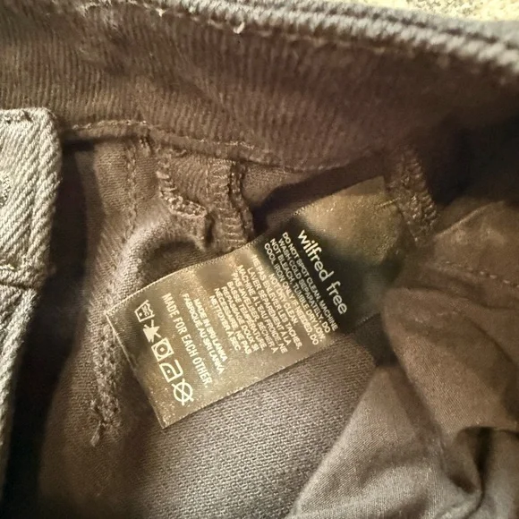 Aritzia Modern Cargo Pant - Picture 5 of 8